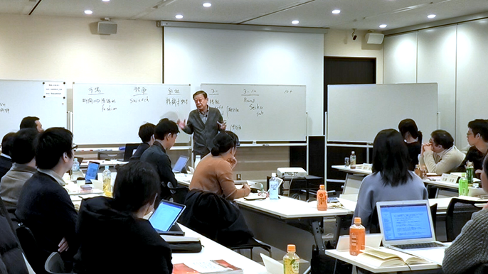 講義は全て日本語で実施、言語取得ではなく学ぶべき本質を優先